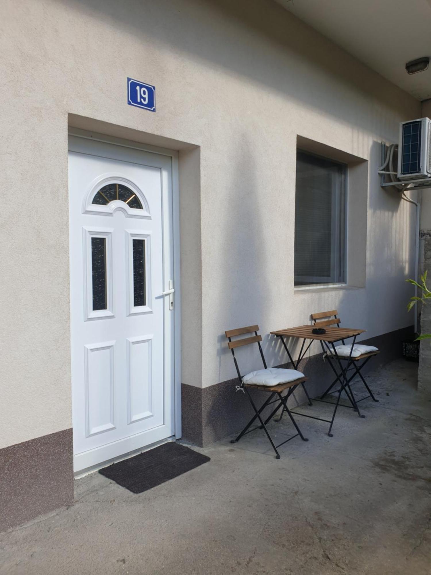 Apartman19 Foca Bagian luar foto